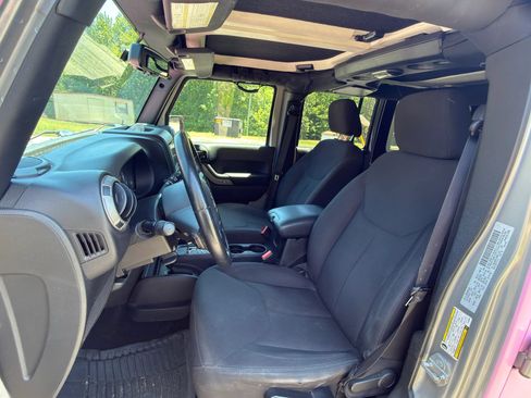 Used 2015 Jeep Wrangler Unlimited Sport w/ Quick Order Package 24S AWD/4WD image 2