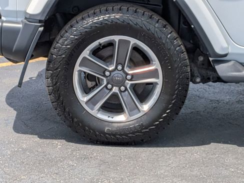 Used 2021 Jeep Wrangler Unlimited Sahara AWD/4WD image 9