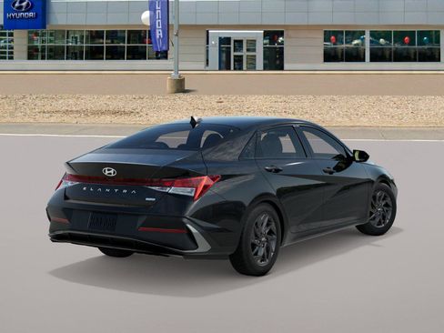 New 2026 Hyundai Elantra Blue image 4