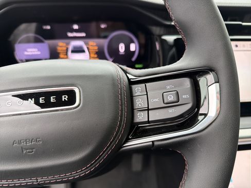 Used 2024 Jeep Wagoneer Launch Edition image 25