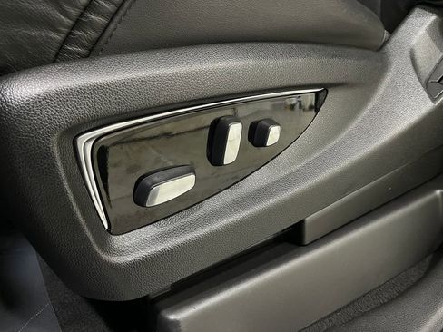 Used 2018 Cadillac Escalade Luxury image 17