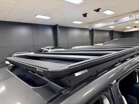 Used 2016 Toyota Land Cruiser image 32