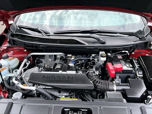 Used 2025 Nissan Rogue S FWD image 9