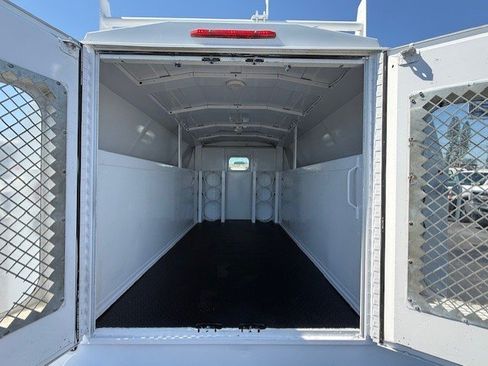 Used 2010 Ford E-350 and Econoline 350 Super Duty RWD image 12