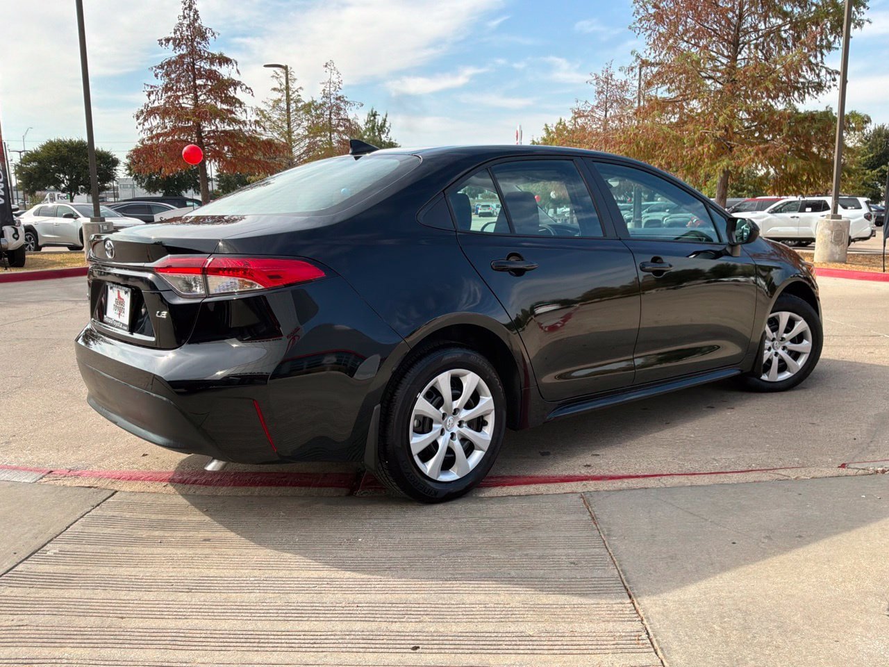 Used 2026 Toyota Corolla LE FWD image 6