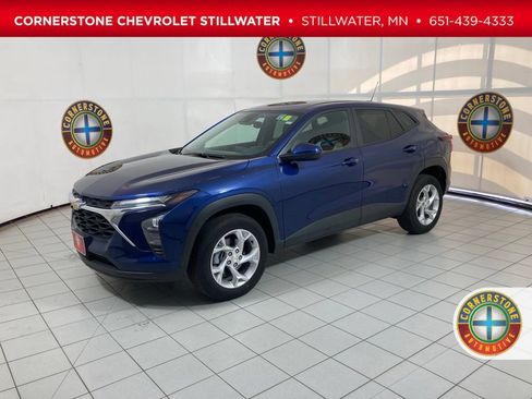 Used 2024 Chevrolet Trax LS w/ LS Convenience Package FWD image 1