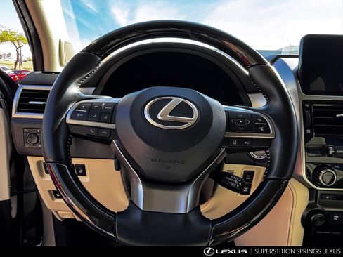 Used 2023 Lexus GX 460 Premium w/ Accessory Package image 7