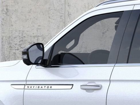 New 2026 Lincoln Navigator Reserve AWD/4WD image 19