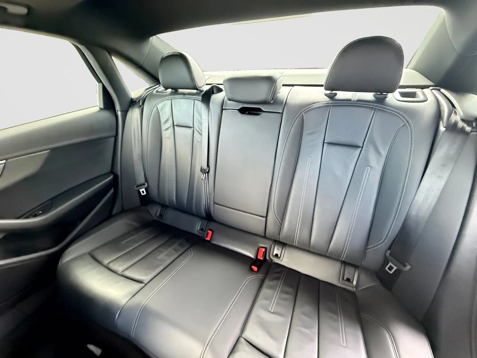 Used 2023 Audi A4 2.0T Premium w/ Convenience Package AWD/4WD image 15