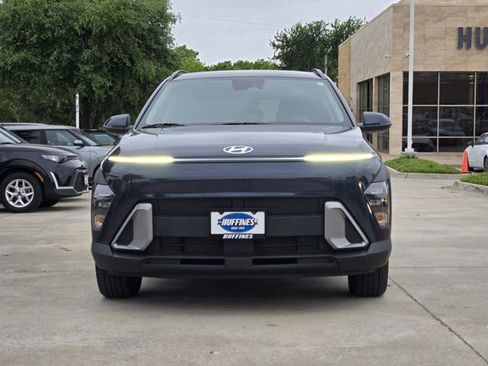 Certified 2025 Hyundai Kona SEL FWD image 2