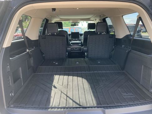 Used 2024 Ford Expedition Max XLT AWD/4WD image 12