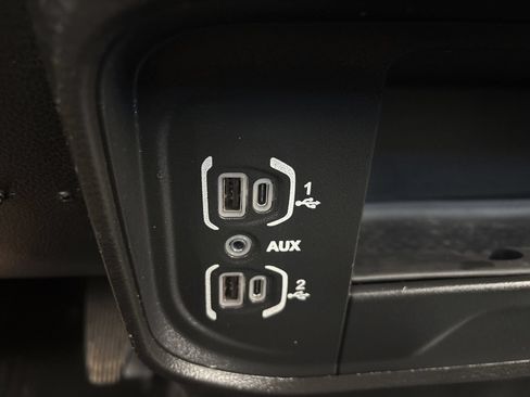 Used 2024 RAM 2500 Tradesman w/ Chrome Appearance Group AWD/4WD image 23