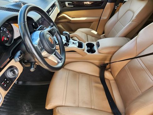 Used 2019 Porsche Cayenne AWD/4WD image 4