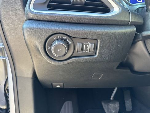 New 2026 Chrysler Pacifica Select image 60