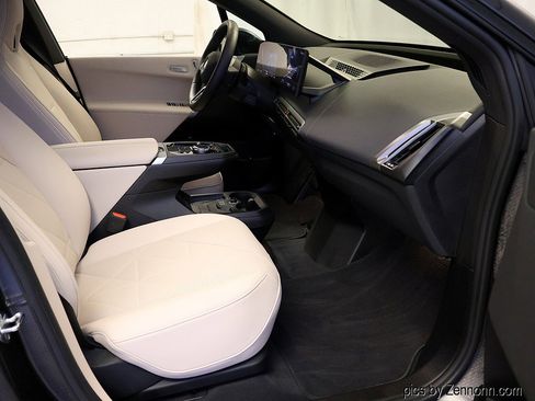 Certified 2025 BMW iX xDrive50 w/ Premium Package AWD/4WD image 38