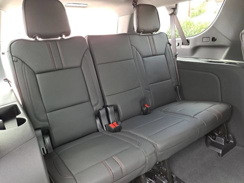 Used 2026 Chevrolet Suburban RST w/ Comfort Package RWD image 12
