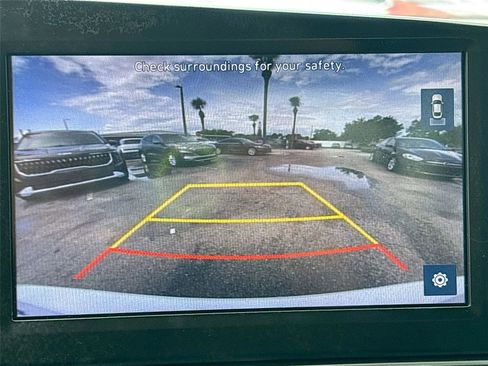 Used 2022 Hyundai Elantra SEL FWD image 13