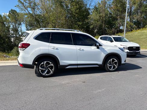 Used 2023 Subaru Forester Touring AWD/4WD image 8
