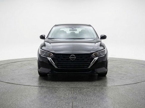 Used 2025 Nissan Sentra SV image 2