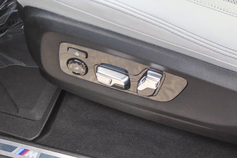 Used 2026 BMW X5 xDrive50e w/ M Sport Package AWD/4WD image 26