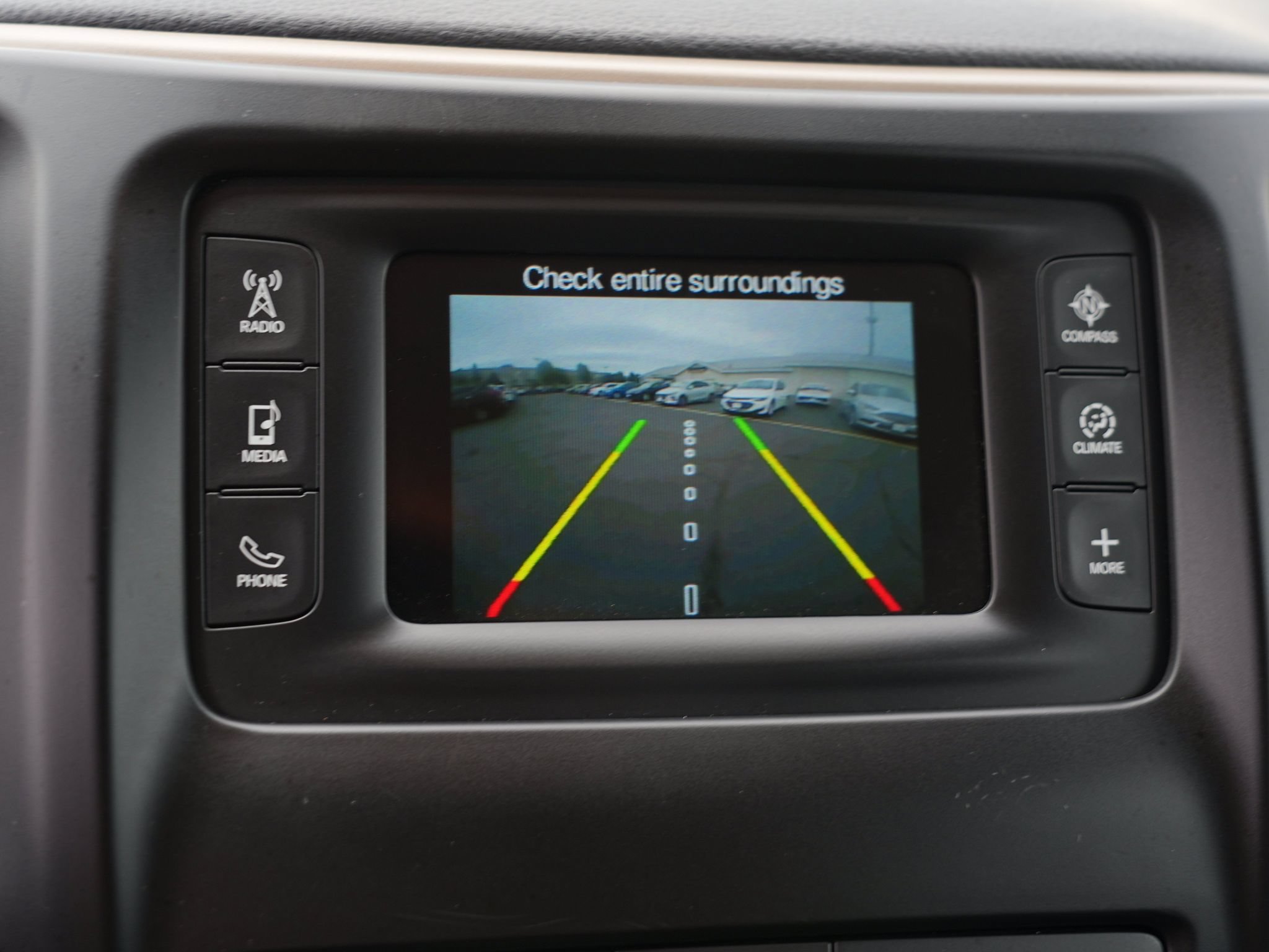 Used 2018 Jeep Cherokee Latitude w/ Safety Group AWD/4WD image 28