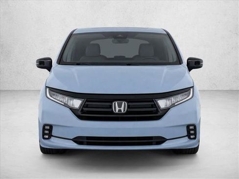 Used 2024 Honda Odyssey Sport image 2