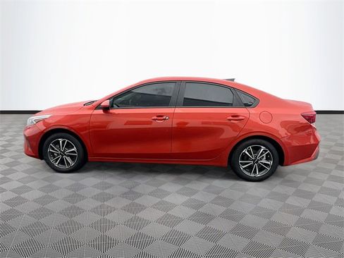 Used 2023 Kia Forte LXS image 4