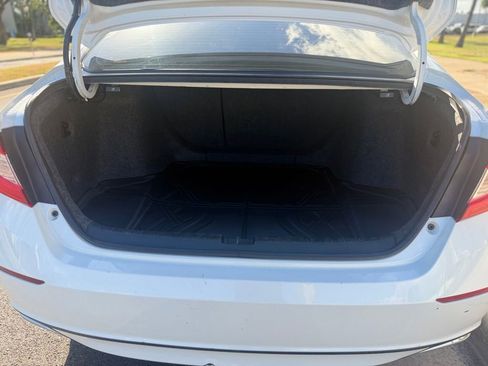 Used 2018 Honda Accord EX image 8