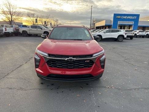 New 2026 Chevrolet Trax RS w/ Driver Confidence Package FWD image 2