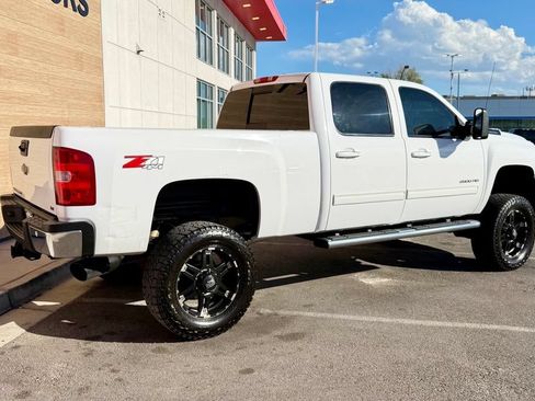 Used 2011 Chevrolet Silverado 2500 LTZ w/ LTZ Plus Package AWD/4WD image 12