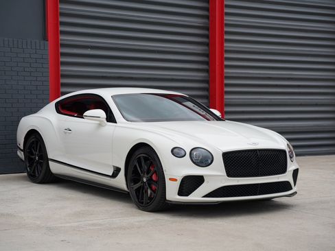 Used 2020 Bentley Continental GT image 3