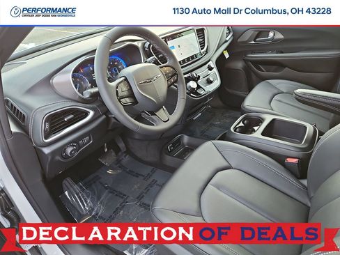 New 2026 Chrysler Pacifica Select w/ S Appearance Package image 19