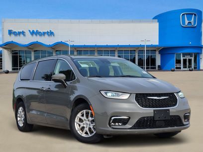 Used 2023 Chrysler Pacifica Touring-L
