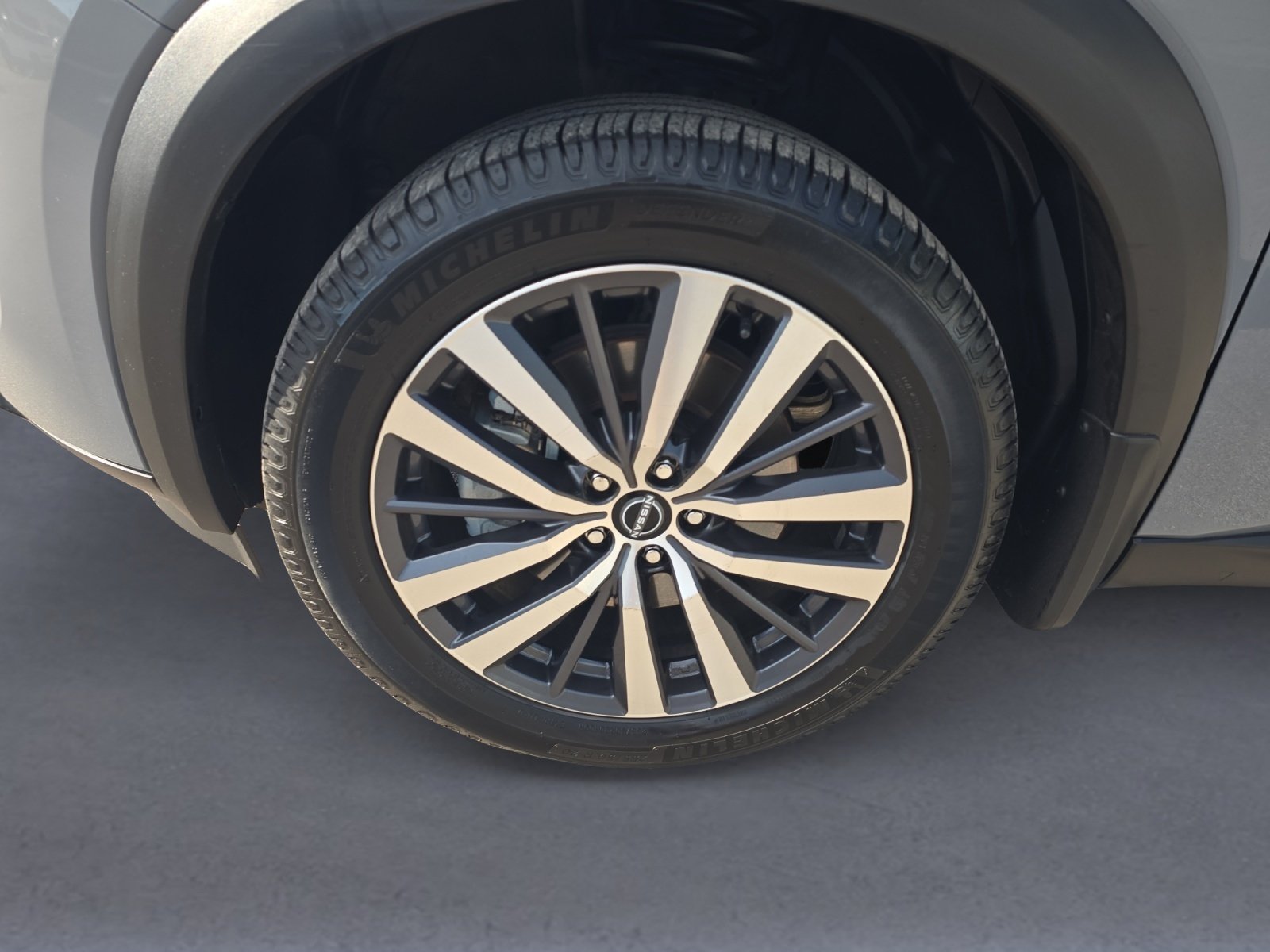 Used 2022 Nissan Pathfinder Platinum AWD/4WD image 10