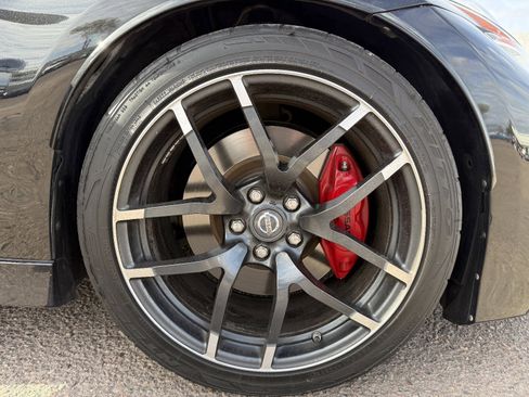 Used 2017 Nissan 370Z NISMO image 10
