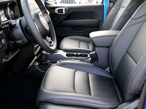 New 2026 Jeep Gladiator Sport image 9