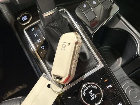 Used 2023 Kia Sportage SX image 18