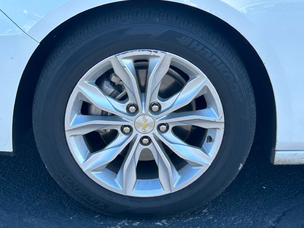 Used 2022 Chevrolet Malibu LT FWD image 12