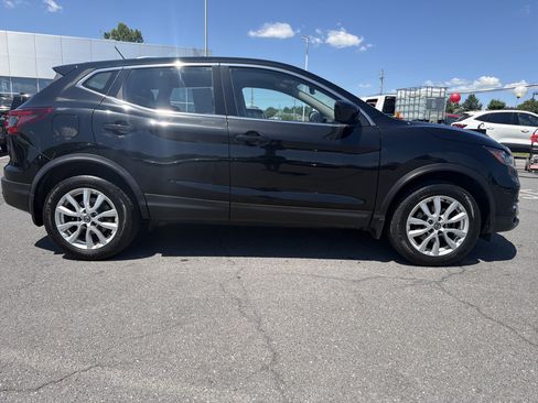 Used 2020 Nissan Rogue Sport S w/ Appearance Package AWD/4WD image 2
