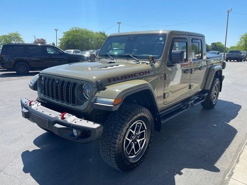 Used 2025 Jeep Gladiator Rubicon AWD/4WD image 5
