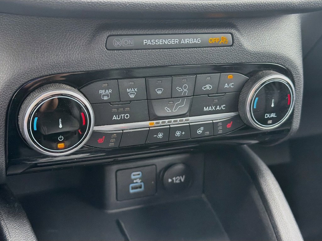 Used 2022 Ford Escape SEL w/ Equipment Group 302A AWD/4WD image 17