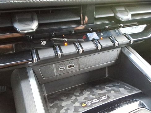 Certified 2023 Chevrolet Colorado LT w/ LT Convenience Package II image 33