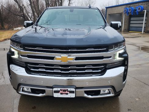 Used 2021 Chevrolet Silverado 1500 LTZ w/ Z71 Off-Road Package image 2