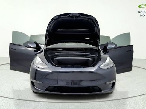 Used 2024 Tesla Model Y Performance AWD/4WD image 12