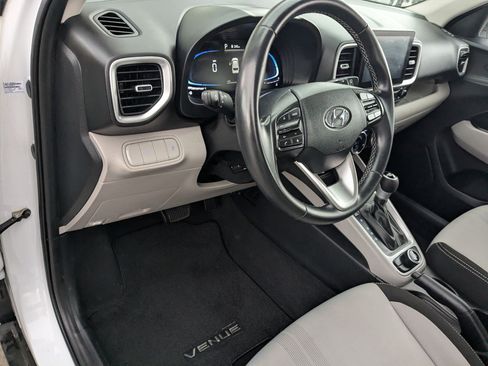 Certified 2023 Hyundai Venue SEL image 17