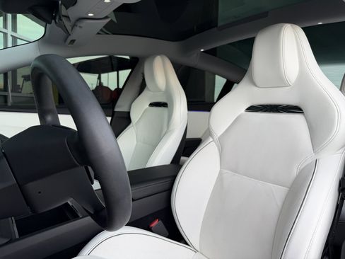 Used 2024 Tesla Model 3 Performance image 35