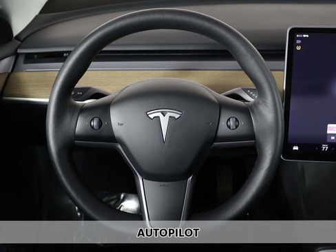 Used 2023 Tesla Model 3 Standard Range image 3