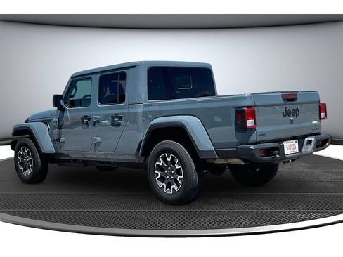Used 2026 Jeep Gladiator Sport AWD/4WD image 19