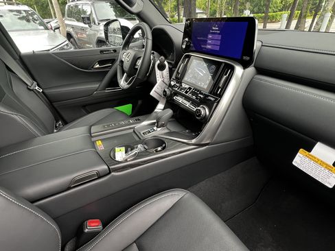 New 2026 Lexus LX 700h Luxury AWD/4WD image 34