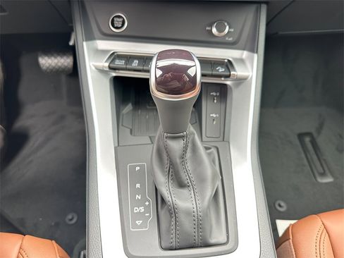 New 2025 Audi Q3 2.0T Premium image 23